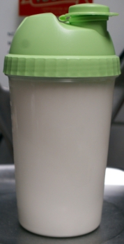 Mixing jug with spout, scale and mixing insert (3 pieces), by Gies (lid colour light green)